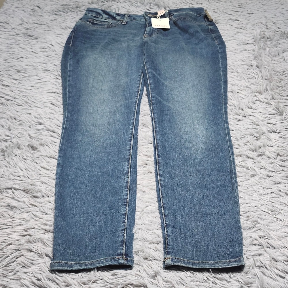 ana A New Approach Jeans Womens 6 Blue Denim Mid Rise Curvy Skinny a.n.a NWT